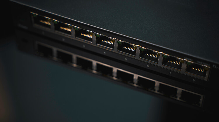 Keine direkten RDP- oder SSH-Ports aus dem Internet.